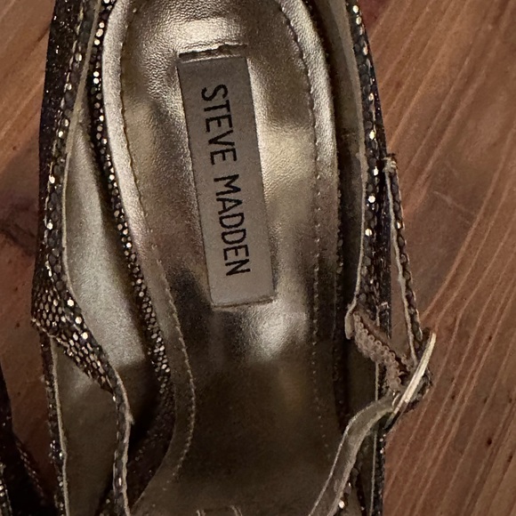 Steve Madden Gold Glitter Open-Toe, T-Strap, Platform, 5-inch Spiked Heel, 8.5 - Picture 2 of 4